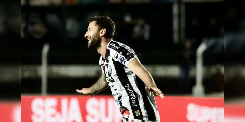 A partida de hoje marca os 50 jogos do atleta Boschilia com a camisa alvinegra