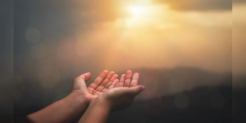 Nessas horas, o coração pede por uma palavra de conforto, algo que reacenda a esperança e fortaleça a nossa conexão com o divino