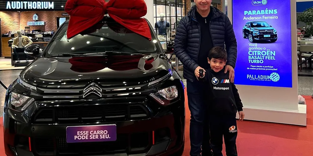 Anderson Ferreira compareceu no shopping logo depois de ser sorteado