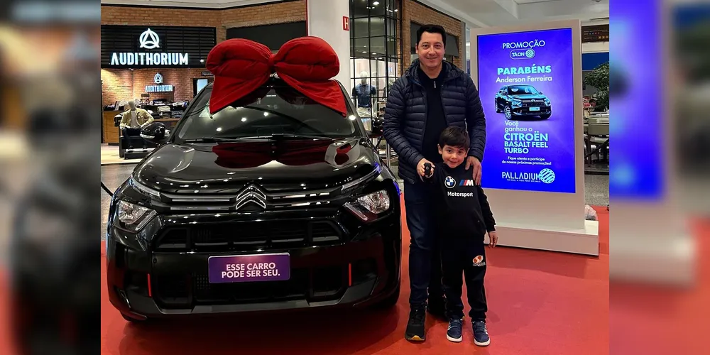 Anderson Ferreira compareceu no shopping logo depois de ser sorteado
