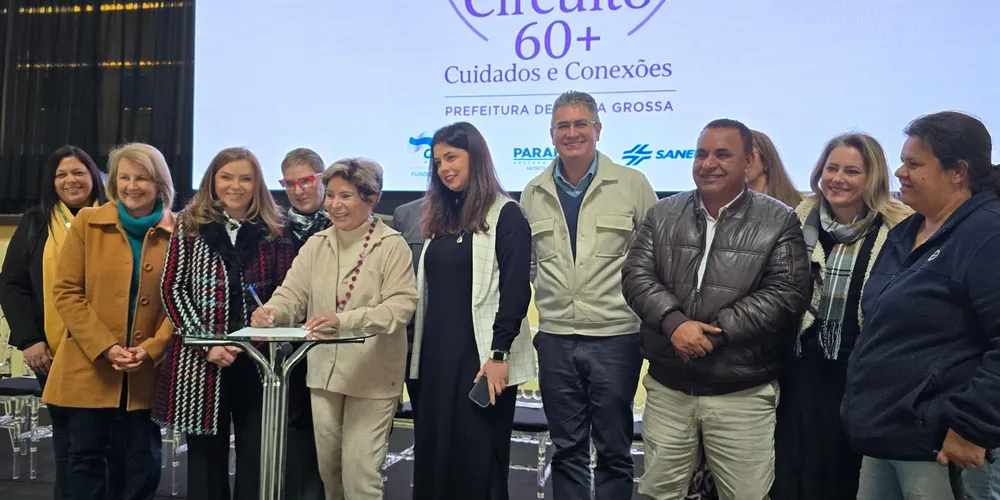 Além da prefeita Elizabeth Schmidt, outras figuras importantes marcaram presença no evento.