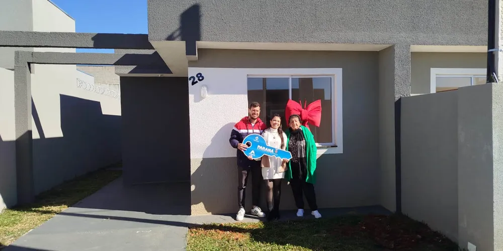 Cohapar entrega empreendimento com 40 casas em Ponta Grossa