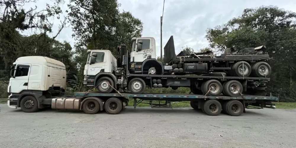 Caminhão paraguaio ultrapassava os limites de peso e dimensões previstos em lei.