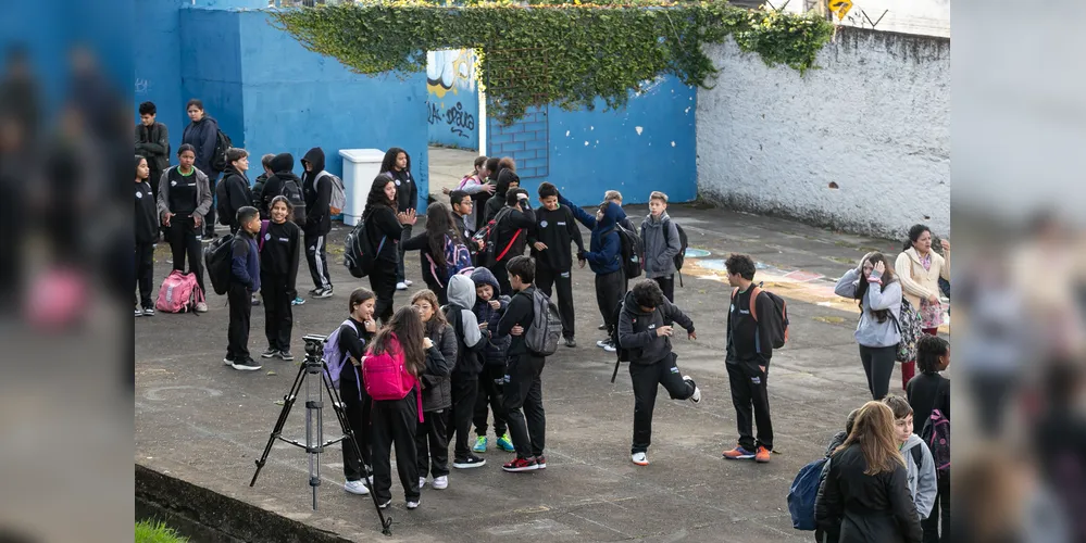 A distribuição dos uniformes segue ao longo dos próximos meses