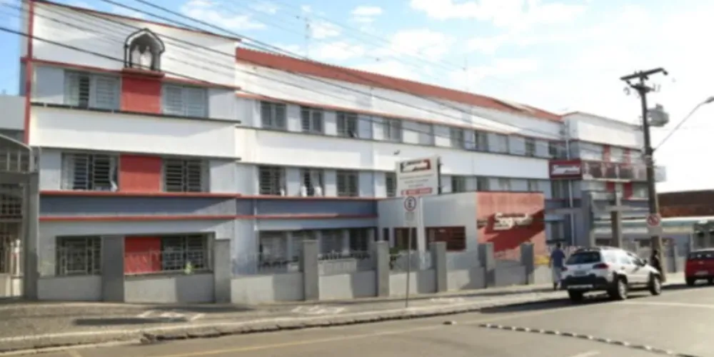 Colégio está localizado na avenida Visconde de Taunay - 101