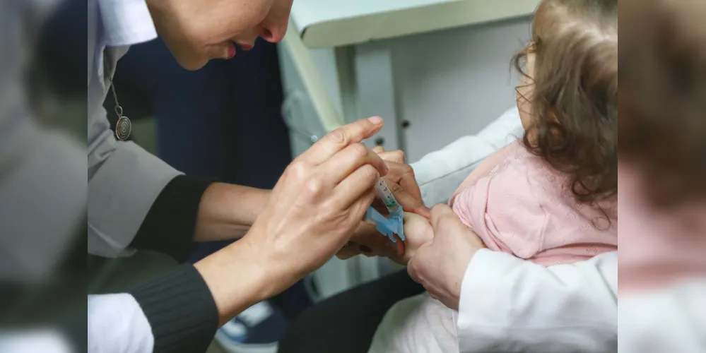 A aplicação da Dose Zero é uma medida preventiva temporária e busca ampliar a imunidade de bebês