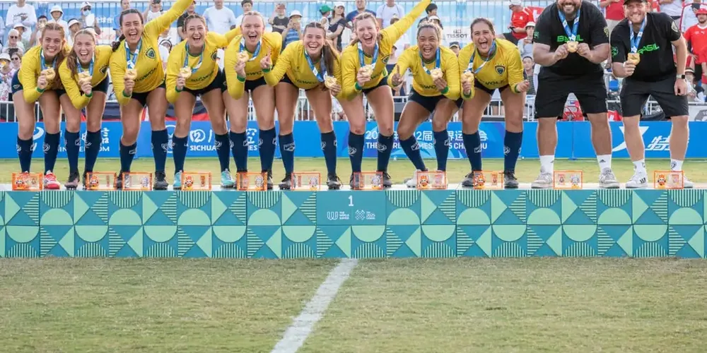 O Brasil surpreendeu ao faturar a medalha de ouro na disputa masculina e feminina de punhobol