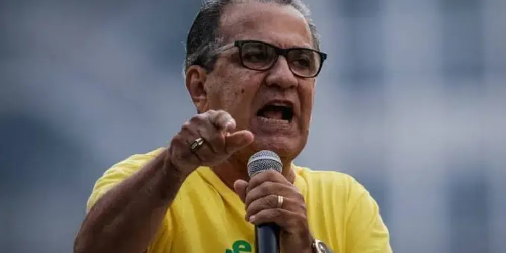 Malafaia estava em Lisboa e foi abordado por agentes da PF