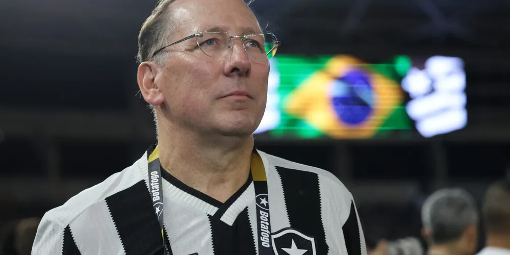 John Textor também é dono do Botafogo e vendeu recentemente sua parte do Crystal Palace, da Inglaterra