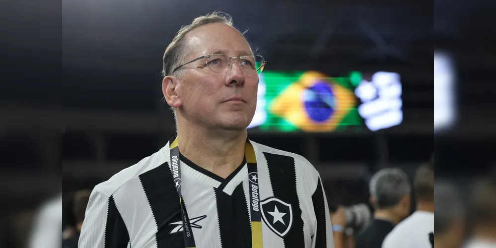John Textor também é dono do Botafogo e vendeu recentemente sua parte do Crystal Palace, da Inglaterra