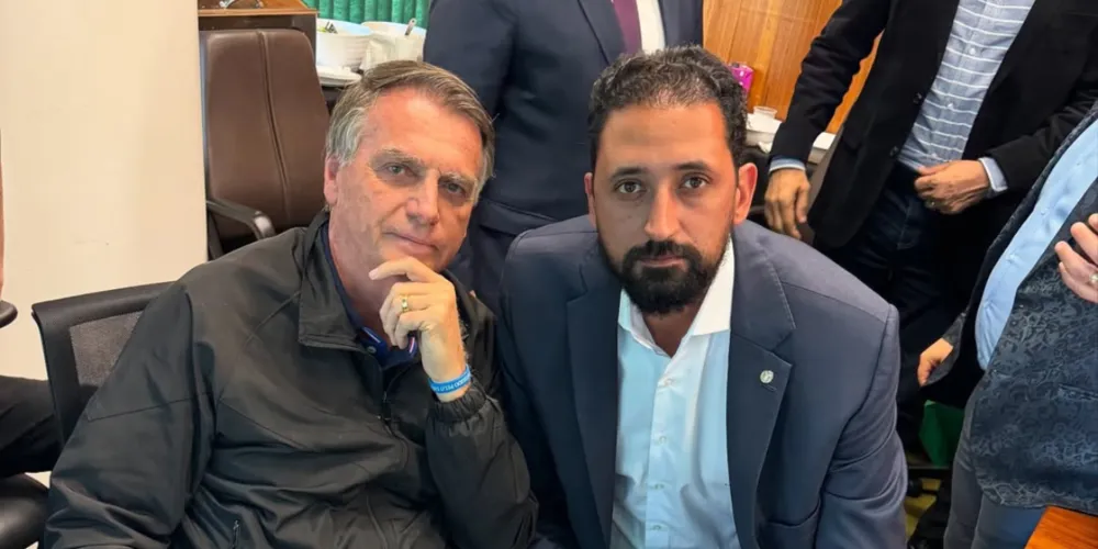 Na imagem e o Jair Bolsonaro e Deputado Federal Maurício Souza, conhecido como Maurício do Vôlei