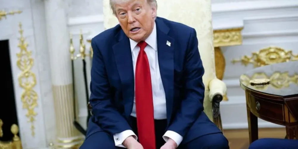 A publicação foi feita em uma conta governamental, nomeada pelo subsecretário Darren Beattie