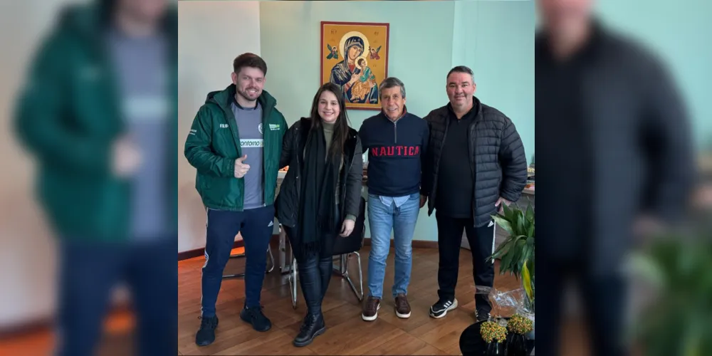 Diretoria, Álvaro Goes e Arnaldo Tozetto fechando o patrocínio da GMAD para o Contorno Futsal