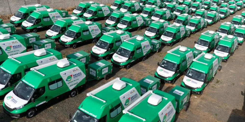 Cada UOM é equipada com cadeira odontológica completa