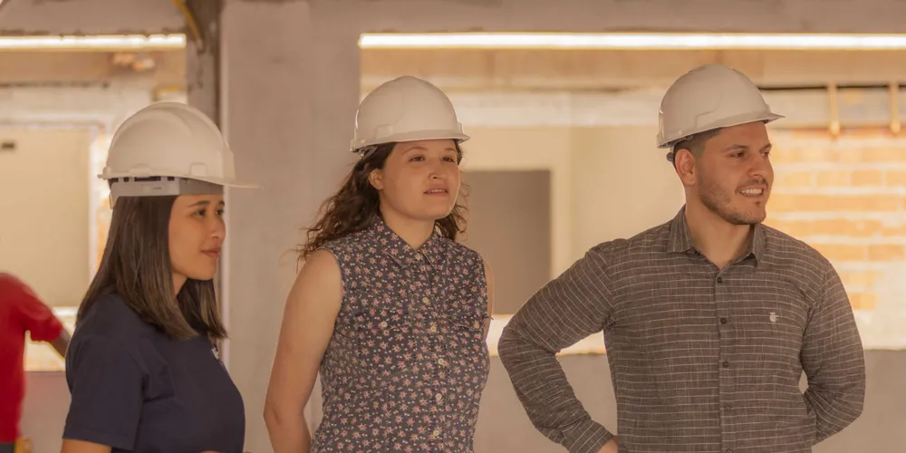 As vagas vão de engenheiros à assistentes sociais