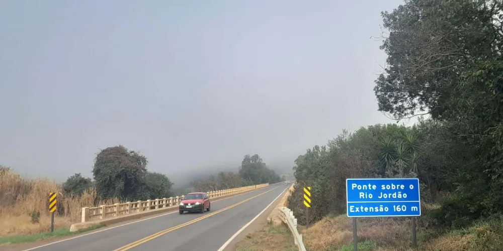 A estrutura tem, atualmente, 10 metros de largura, com duas faixas de rolamento e faixa de segurança, sendo que são 8,2 metros de largura útil