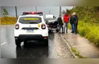 Colisão entre Fiesta e Fusca deixa homem ferido na cabeça em PG