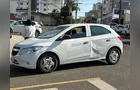 Motorista de aplicativo fura a preferencial e colide com carro da prefeitura em PG