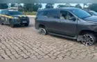 Motorista foge em alta velocidade da PRF na BR-376 e rompe cancelas