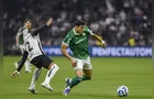 Linha no antebraço ou no ombro? Veja polêmica imagem do gol anulado do Palmeiras