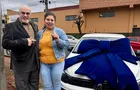 Moradora de Castro ganha carro zero e emprego novo no mesmo dia