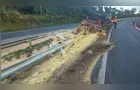 Motorista morre após caminhão capotar na BR-376 em Tibagi
