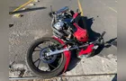 Motorista tenta entrar em estacionamento e colide com moto em PG