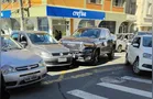 Camionete colide com carro e bloqueia trânsito no Centro de PG