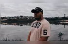 Rapper Léo Lima PR lança clipe no Lago de Olarias com forte carga emocional