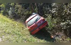 Homem é levado à UPA após sair de pista e colidir em barranco na PR-340