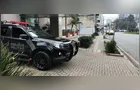 Juiz dispara cinco vezes dentro de apartamento e projétil atinge porta de vizinho em Curitiba