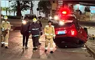 Motorista capota carro de R$ 300 mil em Curitiba e não sabe explicar o que aconteceu