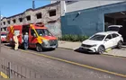 Mulher em situação de rua deita em frente a estacionamento e é atropelada por carro