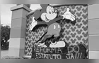 Torcida do Corinthians faz protesto contra diretoria na Disney