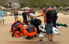 Parapente com duas pessoas cai no mar em Santa Catarina