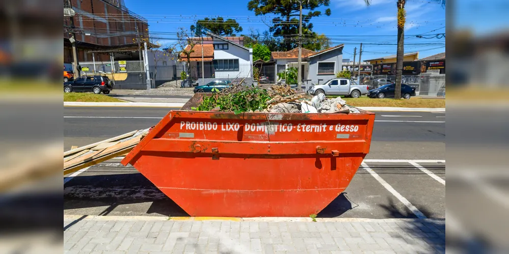 Caçamba de entulho