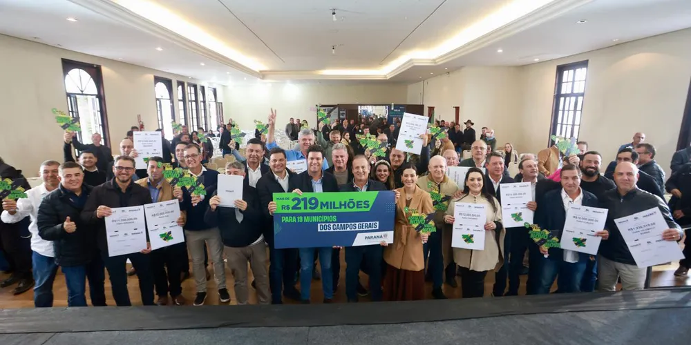 Prefeitos e prefeitas dos Campos Gerais estiveram reunidos com Guto Silva