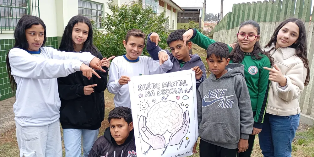 Estudantes puderam confeccionar o próprio material de conscientização