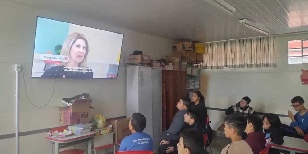 Veja como ficou o jornal escolar protagonizado pelos estudantes