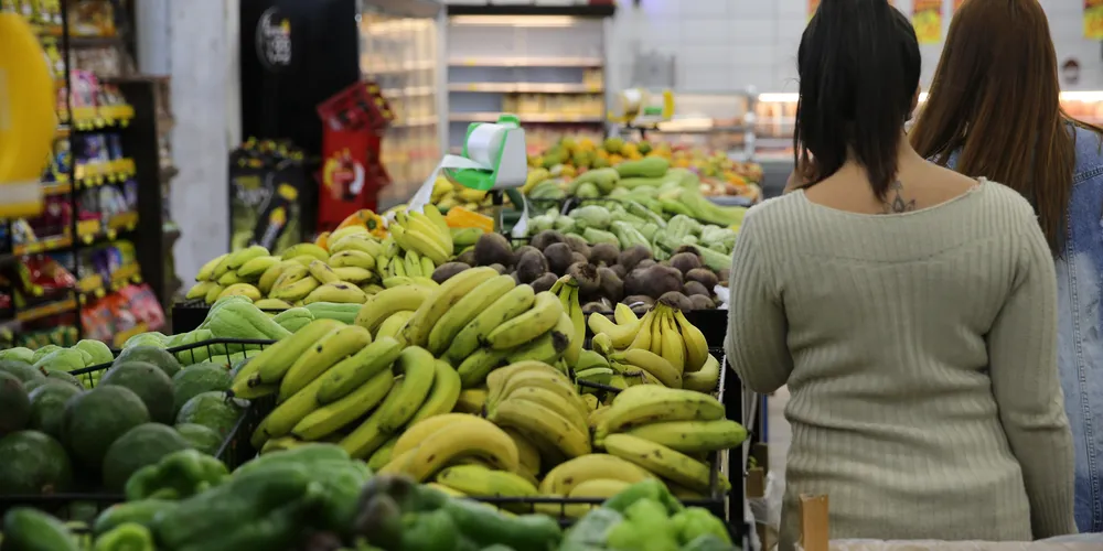 A proporção de domicílios em insegurança alimentar caiu 2,6 pontos percentuais em apenas um ano no Paraná