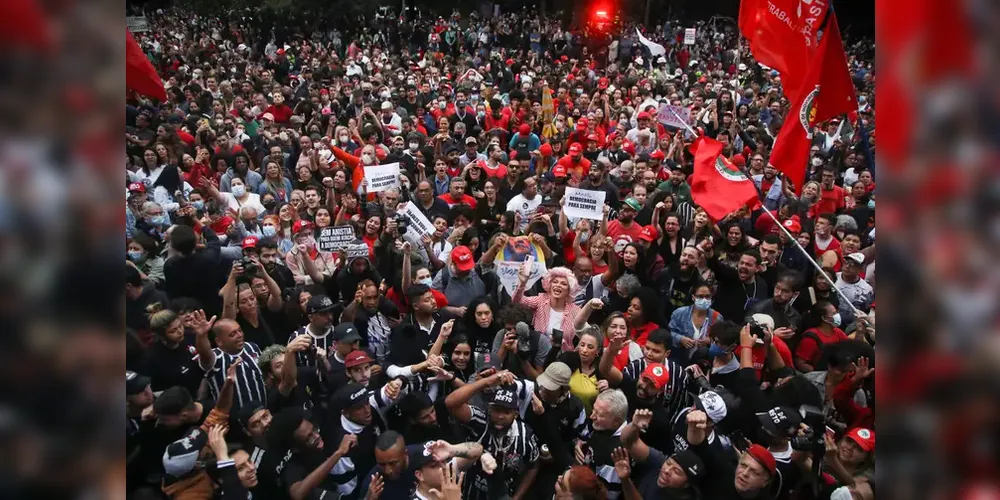Segundo movimentos sociais, os atos foram organizados como reação à aprovação da PEC que restringe a atuação de órgãos de controle e dificulta investigações envolvendo parlamentares