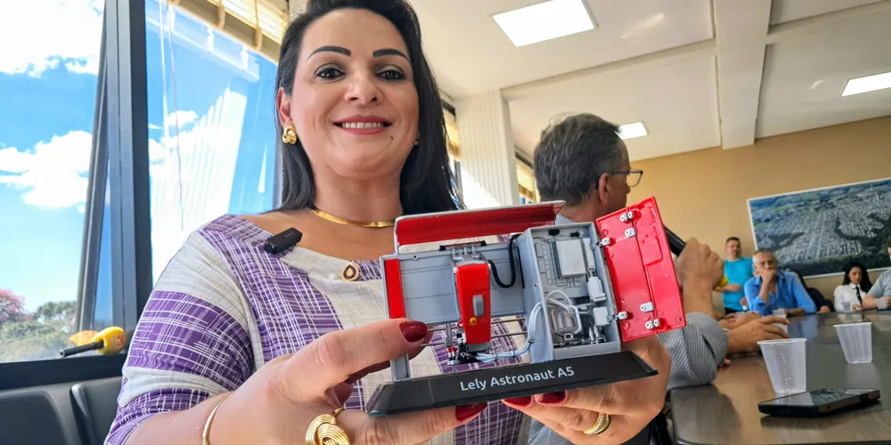 Prefeita Elisangela Pedroso comemorou a instalação da nova indústria no município