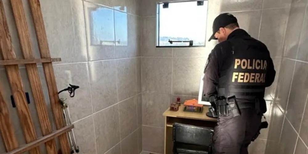 Foram apreendidos, na ação de hoje, eletrônicos que passarão por perícia criminal