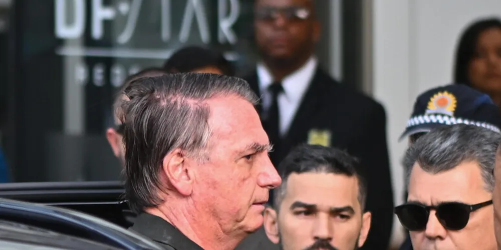 Diante do quadro, Bolsonaro recebeu reposição endovenosa do mineral