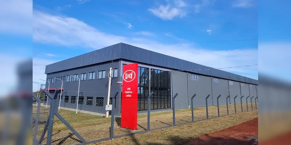 A empresa está instalada no Parque Industrial Sul, localizado na Estrada Municipal Theodoro Los, em Carambeí