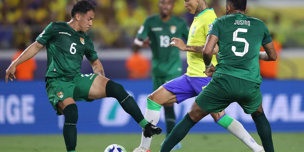 Richarlison em ação durante a partida entre Brasil e Bolívia, no Mangueirão