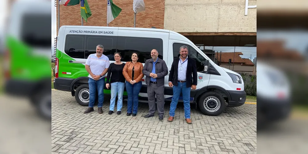O município também recebeu uma nova van para a saúde