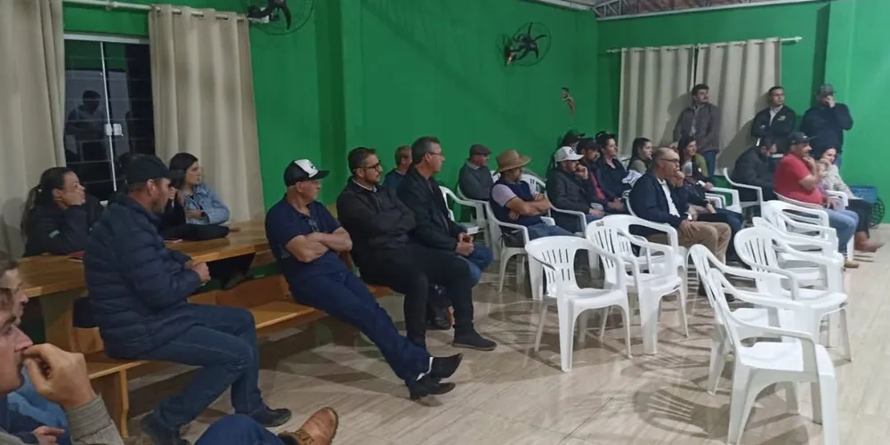 O prefeito Douglas Modesto participou do encontro