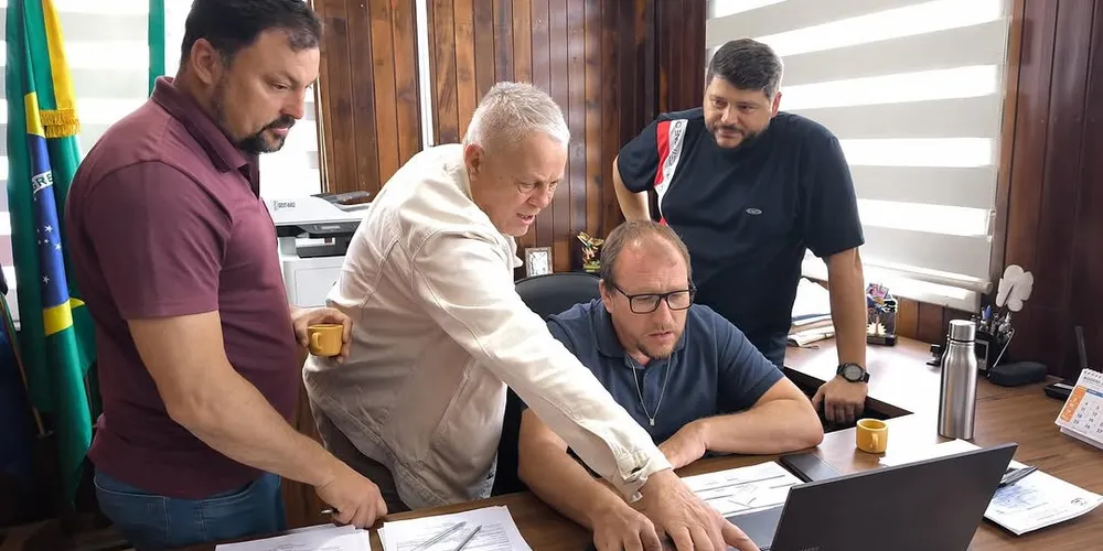 O prefeito Laercio Cipriano recebeu representantes da Sudis no gabinete da Prefeitura Municipal