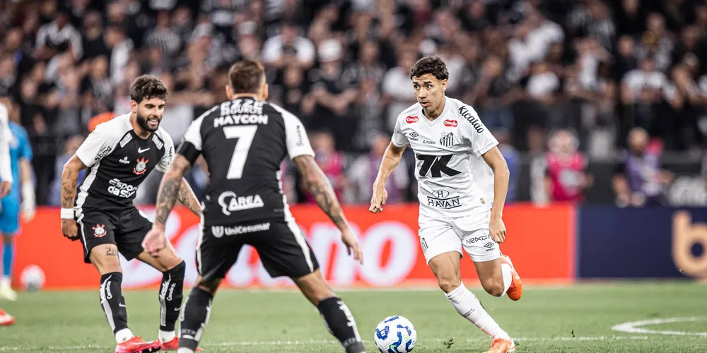 Santos e Corinthians fazem o clássico paulista na Vila Belmiro